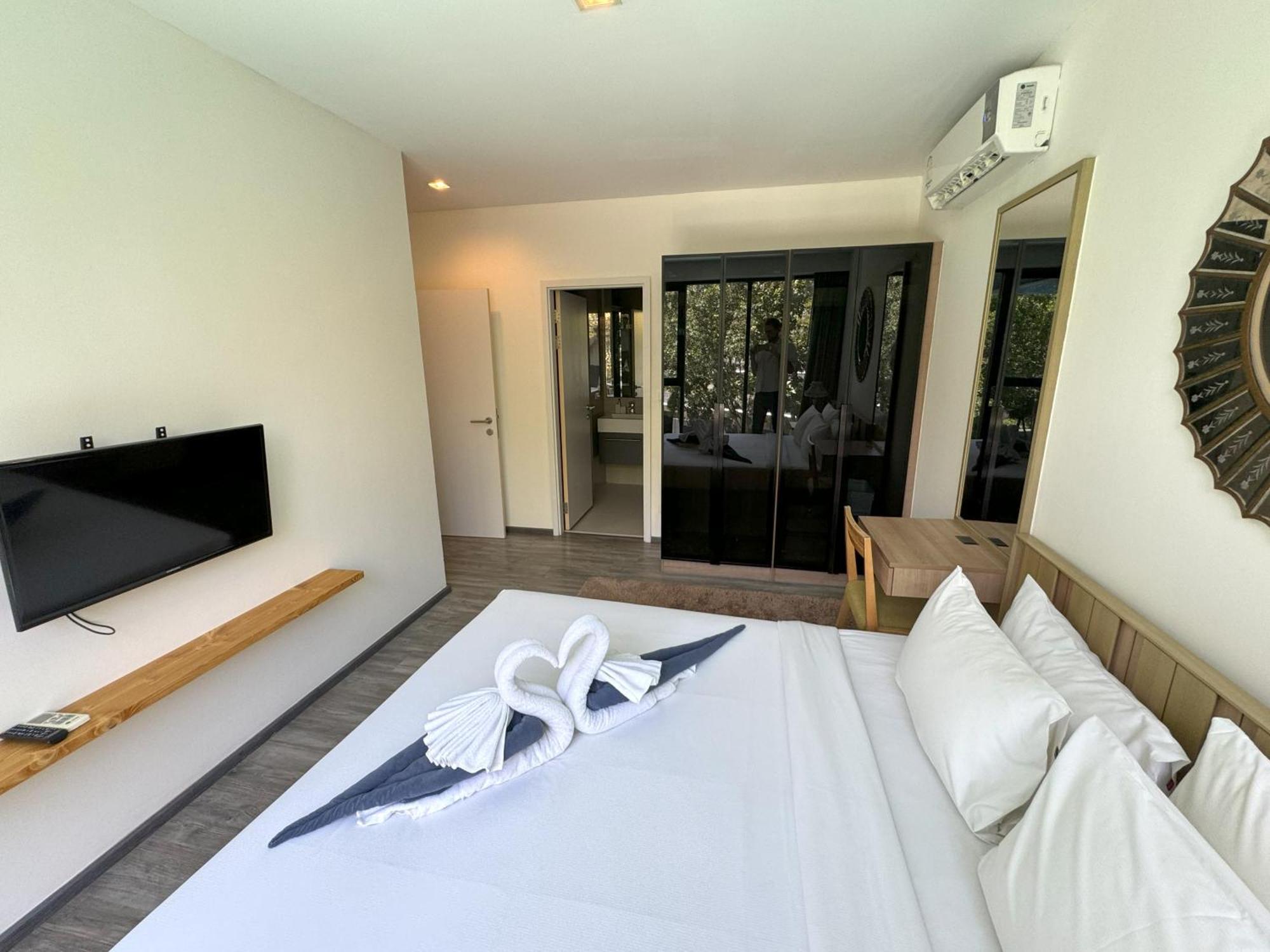 The Deck Condominium By Lofty Patong Exterior foto